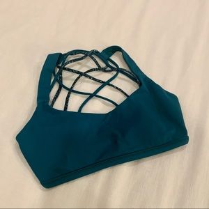 Lululemon Free to Be Bra